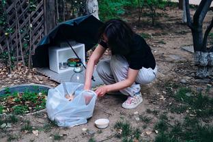 很亲切嘛！马宁在南京体育学院授课，讲解纪律处罚